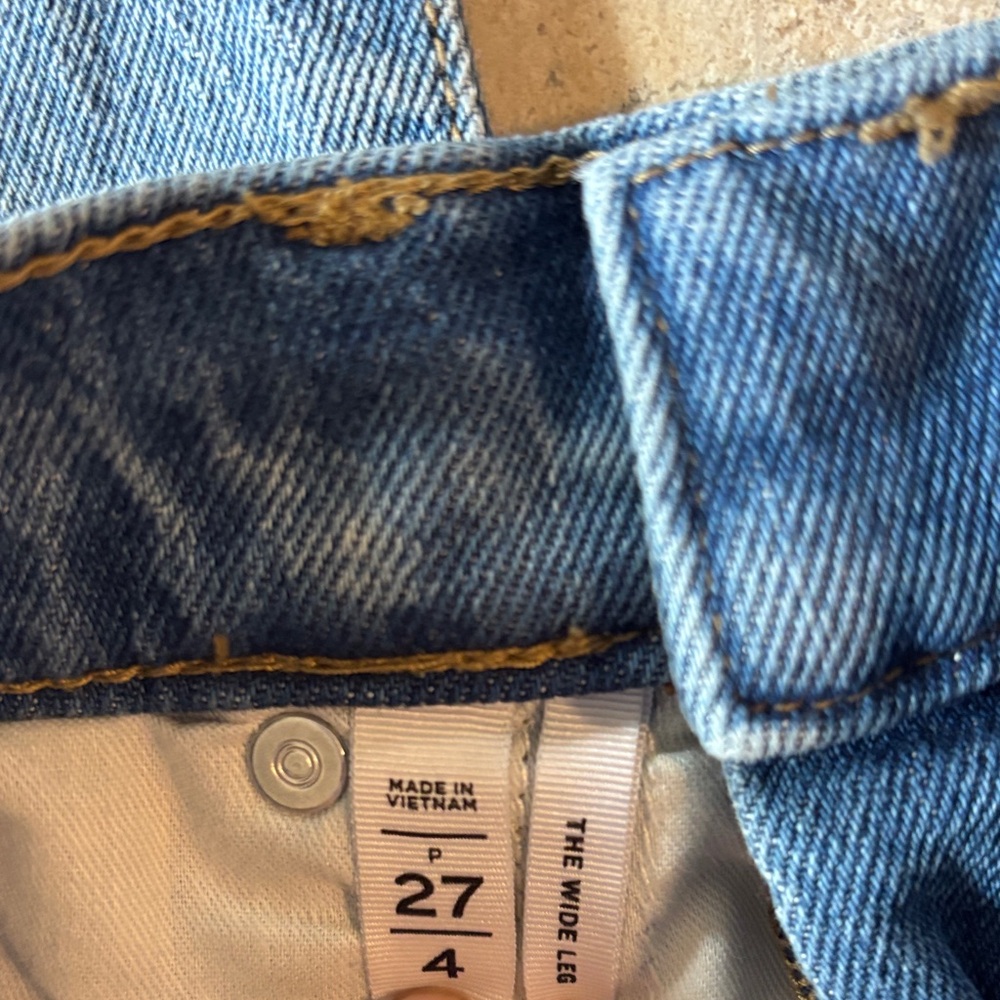 LOFT size 4 “The Wide Leg” Classic Blue slightly distressed jeans - Picture 5 of 7